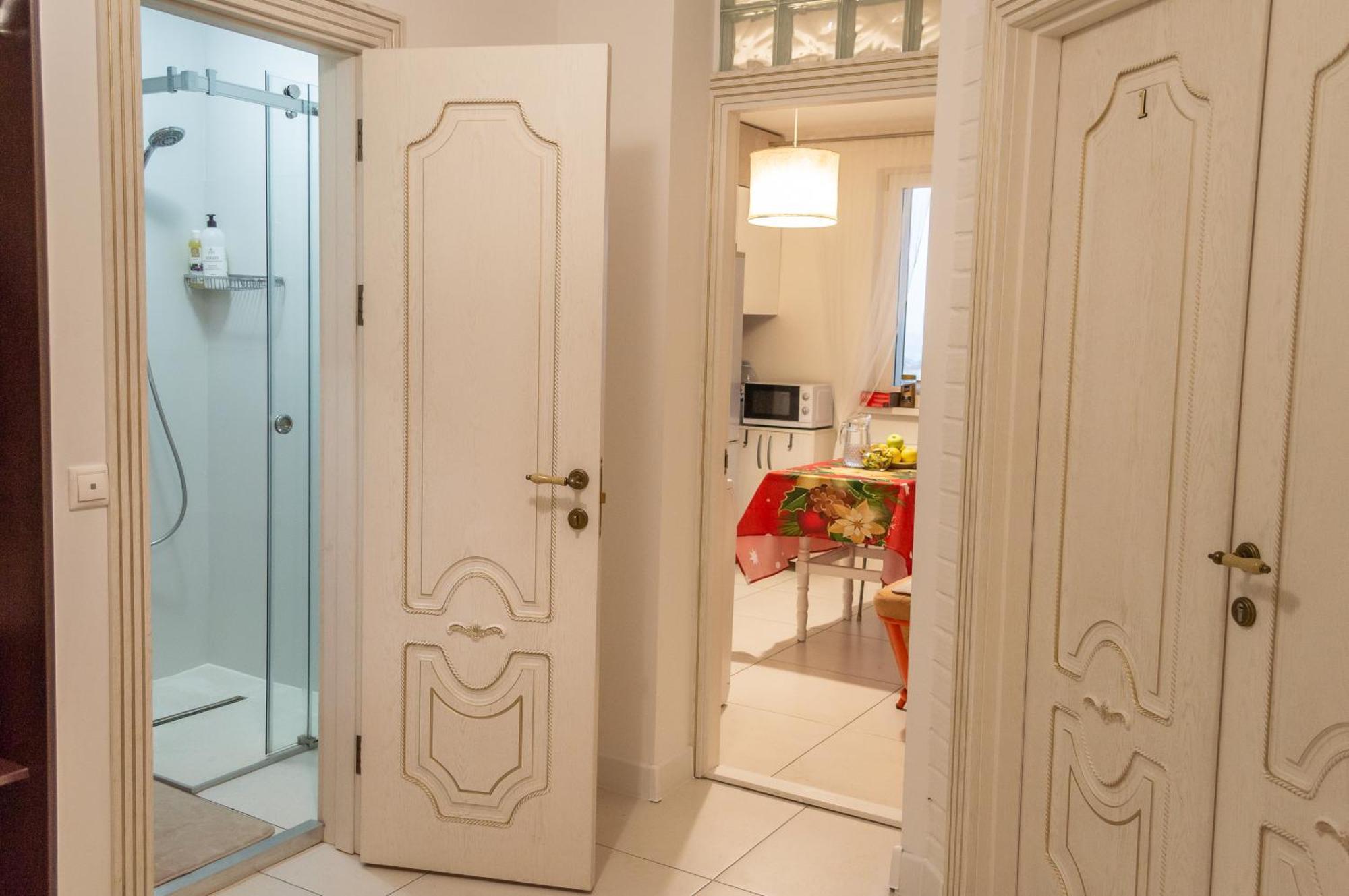 Комната С Двухместной Кроватью В Квартире С Общим Душем И Кухней, Double Room In A Guest Apartment, Camera La Cheie In Apartament Cu Dus Si Bucatarie Comuna Chisinau Exterior foto